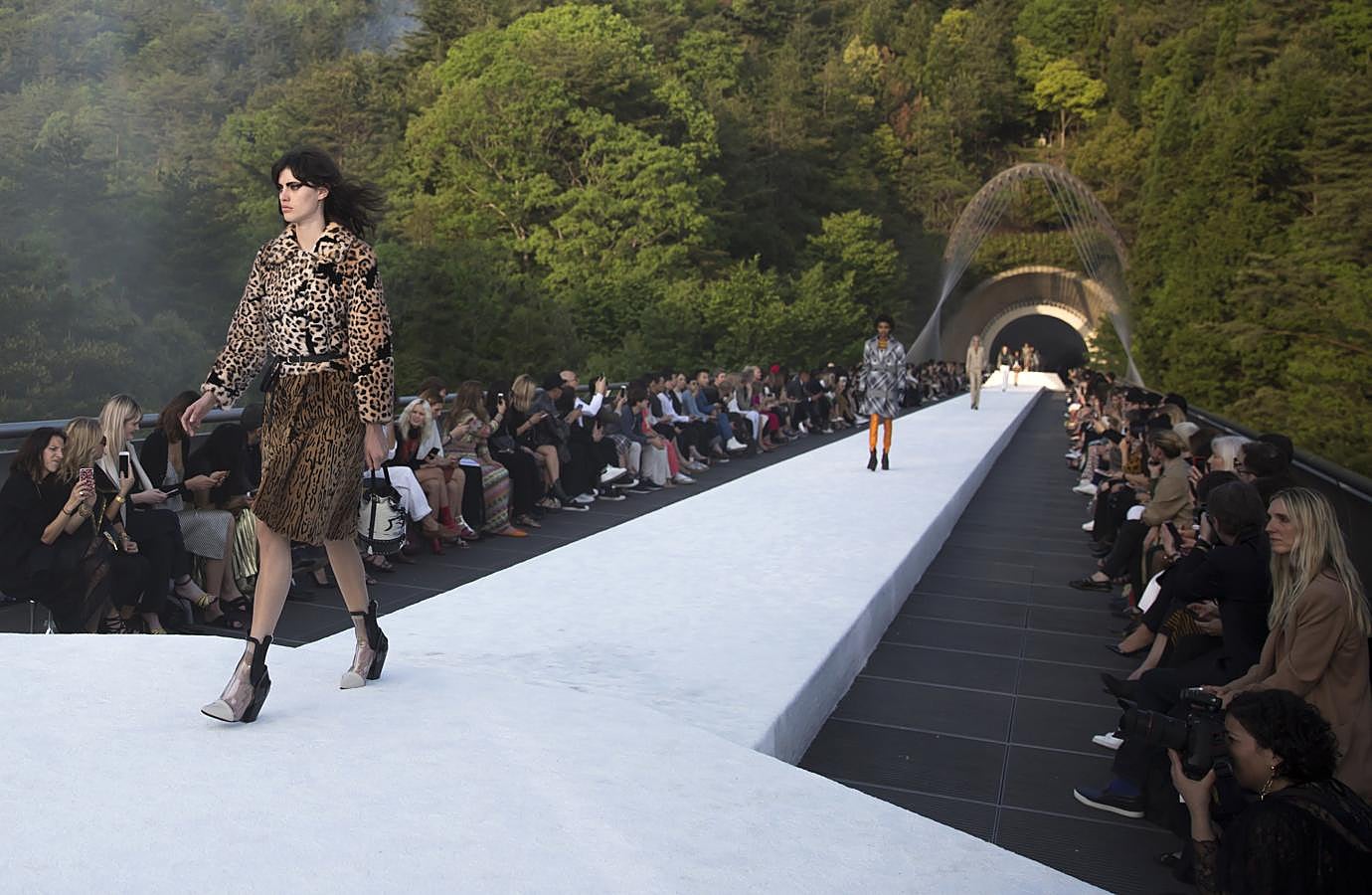 Otro de los estampados clave de la colección es el de leopardo