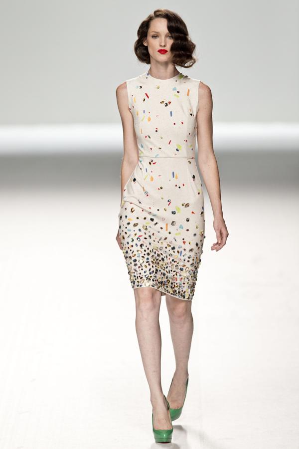 En septiembre de 2012 apostó por el color con diseños como este