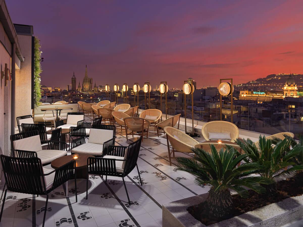 En el Hotel H10 Cubik de Barcelona (Via Laietana, 69).