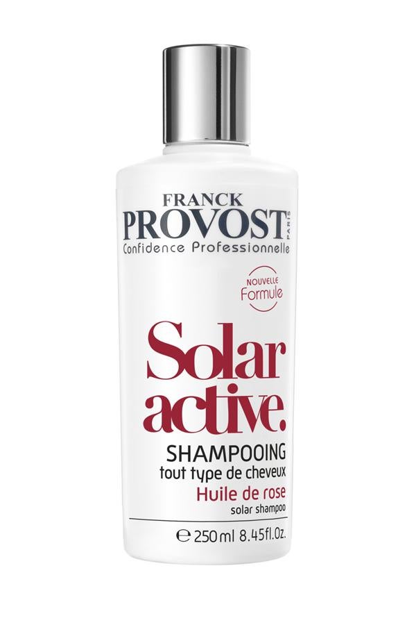 Champú desintoxicante para eliminar los residuos del cloro, la sal, etc. y nutrir el pelo después de la exposición solar. El resultado es un cabello suave y sedoso. (19,95€)