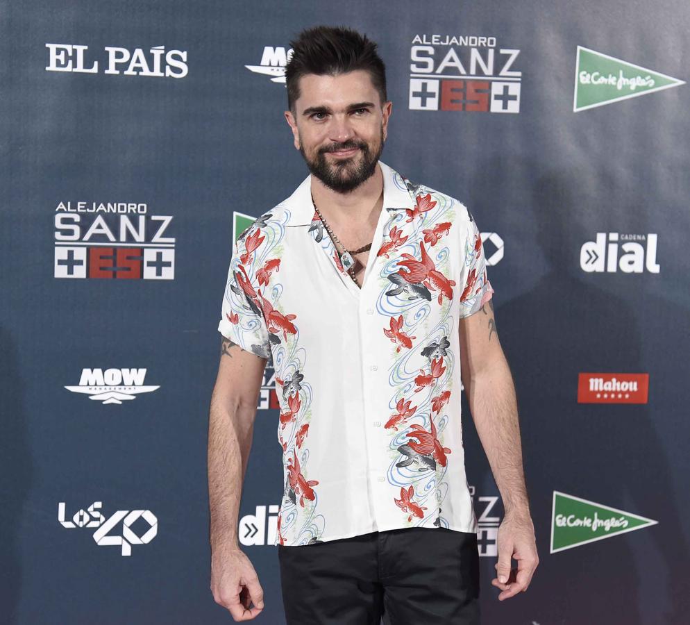 Se unió a la moda de las camisas hawaianas.