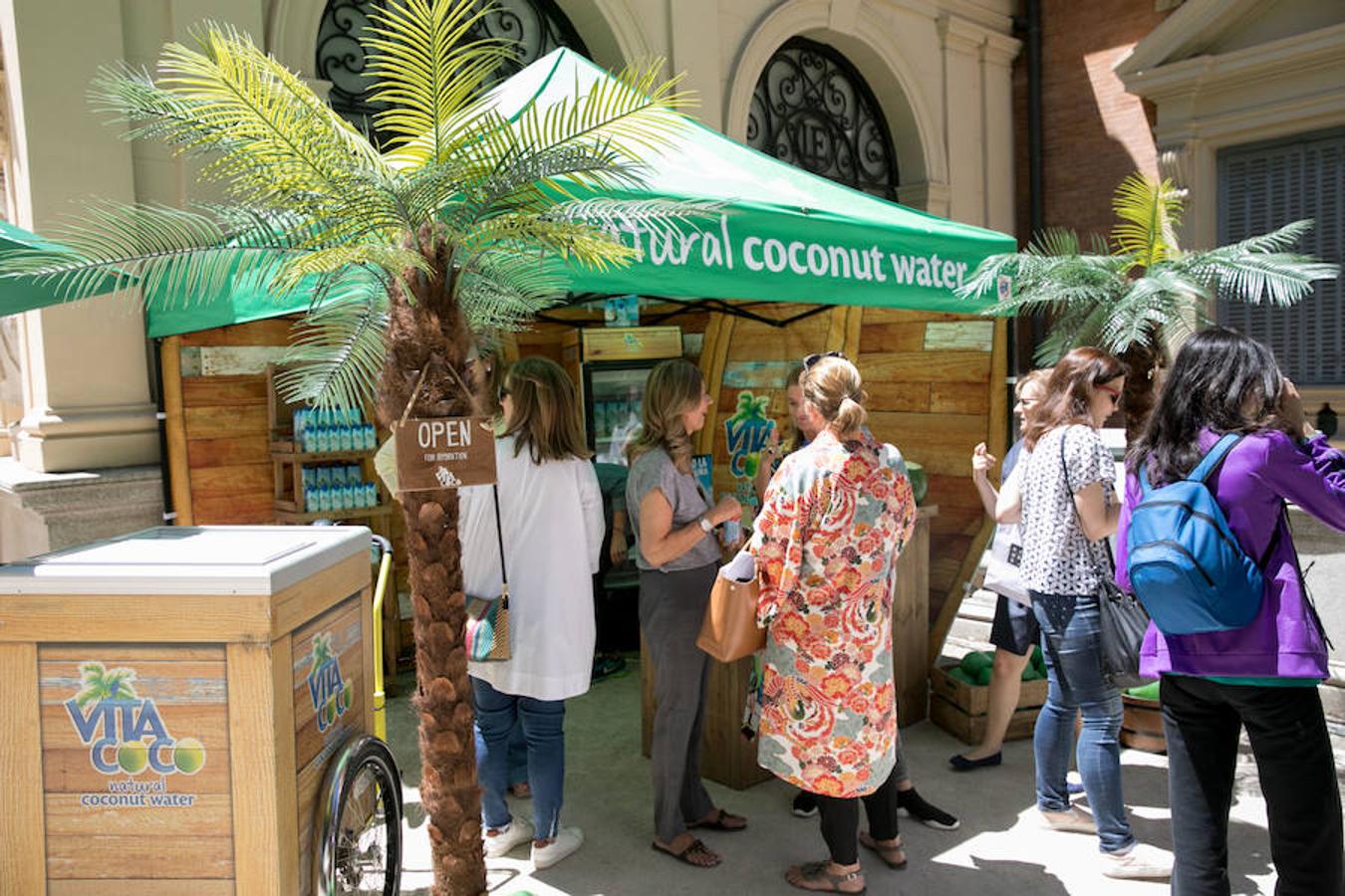La hidratación es uno de los pilares del bienestar y la belleza; Vitacoco, que colaboró en nuestro primer evento Go Natural, fue uno de los responsables de ofrecer propuestas refrescantes y apetecibles a nuestras invitadas.