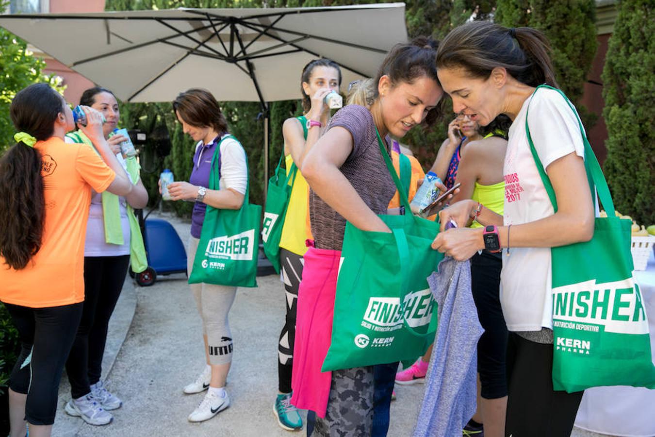 SFinisher ha sido uno de los puntales de la carrera con la que abrimos nuestro encuentro en la Fundación Lázaro Galdiano. Fue un placer conocer los productos de nutrición deportiva. La firma Kern Pharma apuesta por un estiulo de vida saludable y ofrece suplementos a los deportistas que les ayudan a cubrir sus necesidaes de alimentación adecuados a su esfuerzo