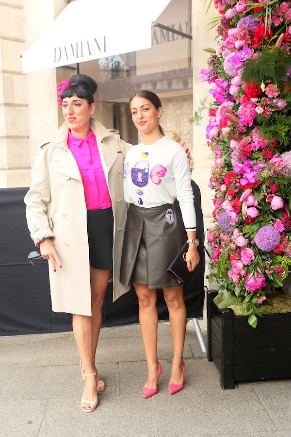 Rossy de Palma e Hiba Habouk, en el desfile de Schiaparelli en la Alta Costura de París.