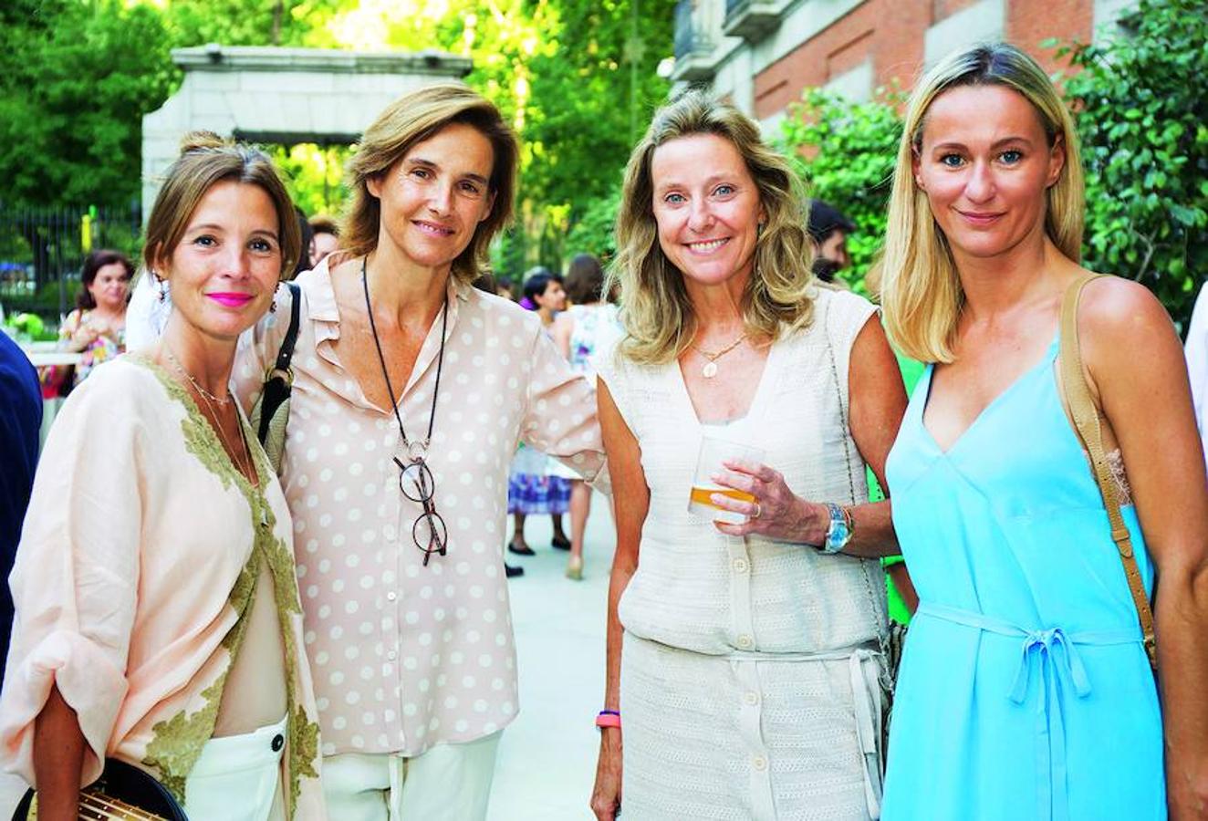 Laura Ruiz de Galarreta, directora de RR.II. de Taller de Editores, con Blanca Entrecanales, directora de la Dehesa El Milagro, María Aguilar Azaola, de Aguilar Comunicación; y Malena Olcoz, Jefe de producto de Mujerhoy.com