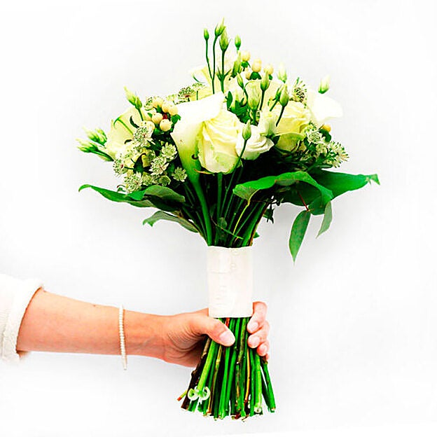 Propuesta de ramo de novia de Colvin para una boda 'clásica'