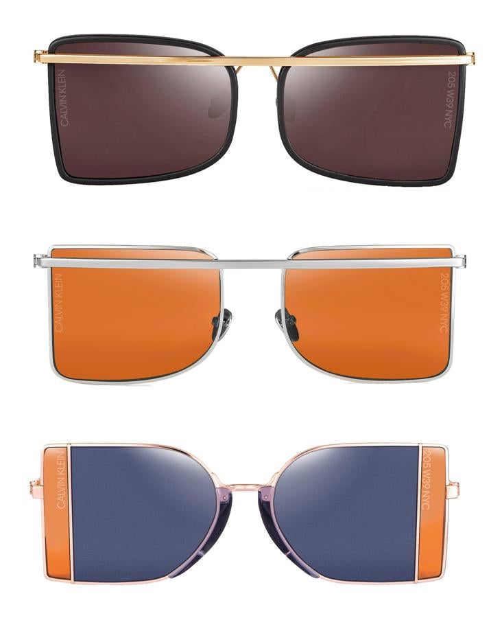 Son las primeras gafas de sol que ha diseñado Raf Simons para Calvin Klein. De inspiración art déco y líneas arquitectónicas, se desmarcan de los modelos tradicionales y rompen esquemas. Son unisex y hay tres modelos diferentes, con distintos colores de cristal que contrastan con la montura. www.calvinklein.es