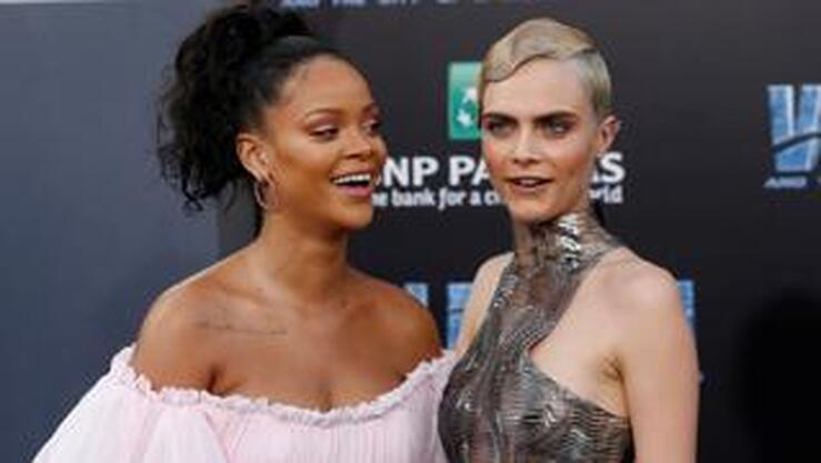 Fotos: Rihanna y Cara Delevingne en la premiere de Valerian