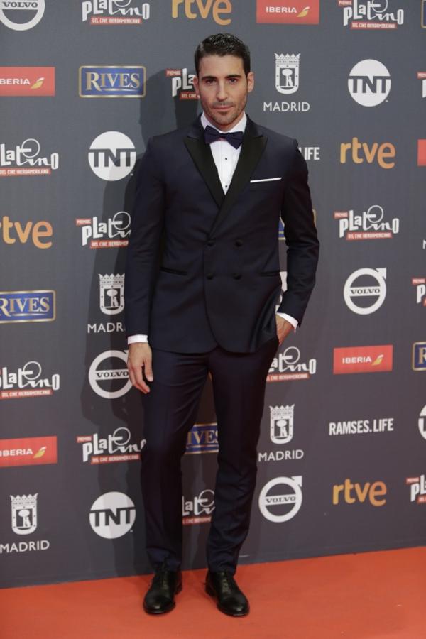 Miguel Ángel Silvestre fue uno de los más elegantes de la noche. El actor acudió con otros miembros del equipo de 'Narcos', la serie que protagoniza en Netflix y que estrenará su tercera temporada el próximo 1 de septiembre.