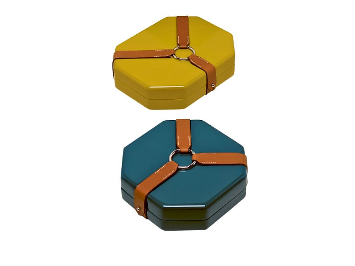 Los arneses protagonizan esta colección de cajas de Hermès. Artesanía en estado puro. hermes.com.
