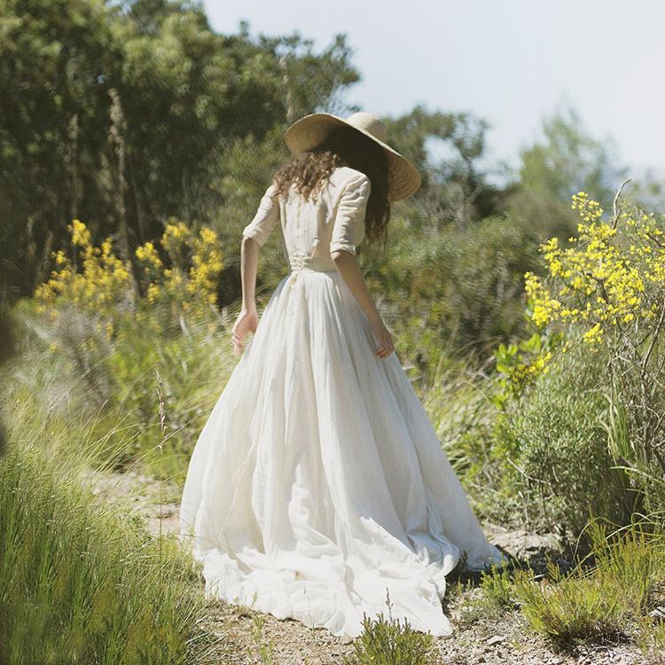 La elegancia lleva años siendo su sello de identidad, y ahora su colección nupcial se traduce en diseños con un patronaje perfecto, seductores y muy sofisticados.