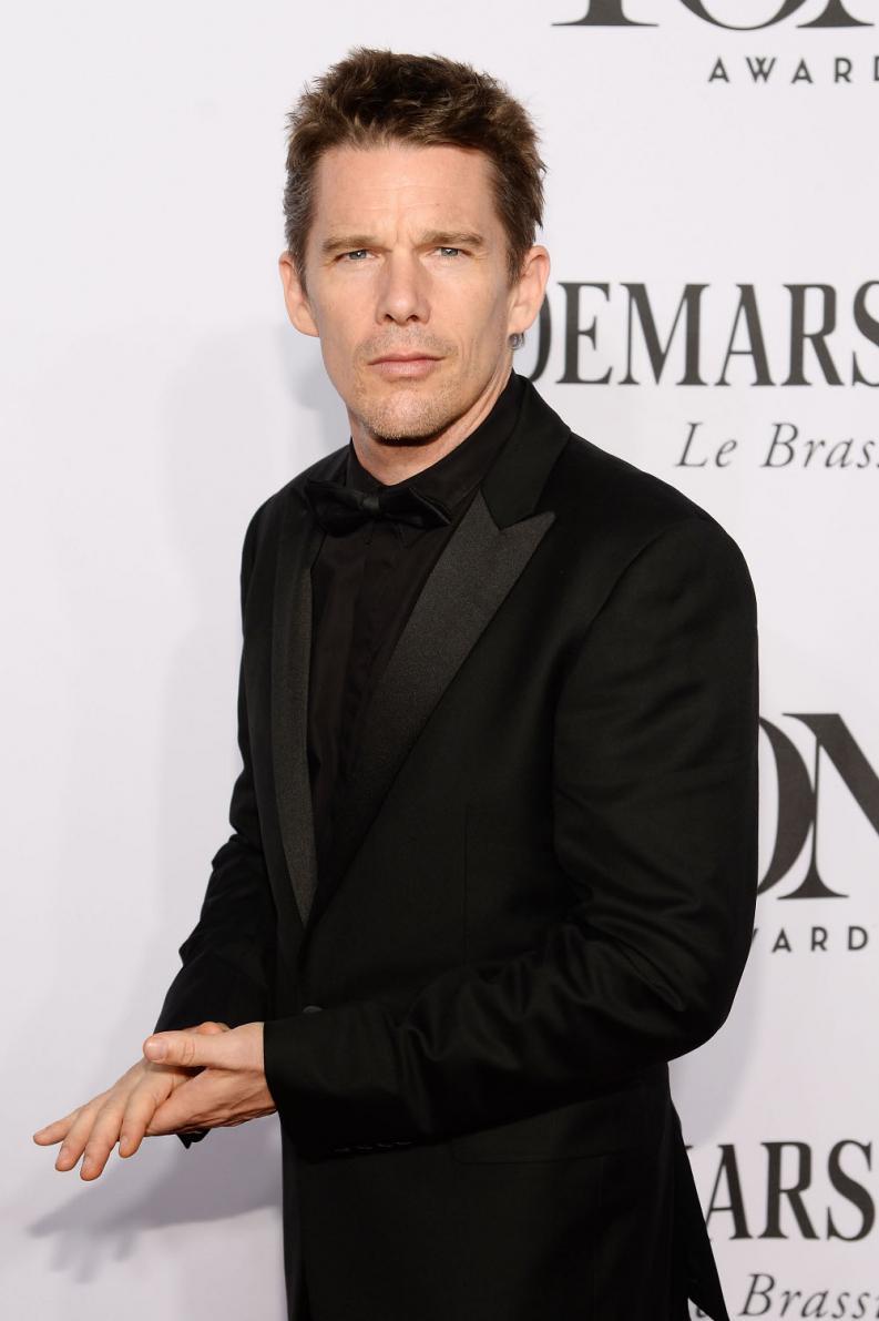 Ethan Hawke, ex esposo de Uma Thurman, tuvo un romance con la joven Jenny Perzow.