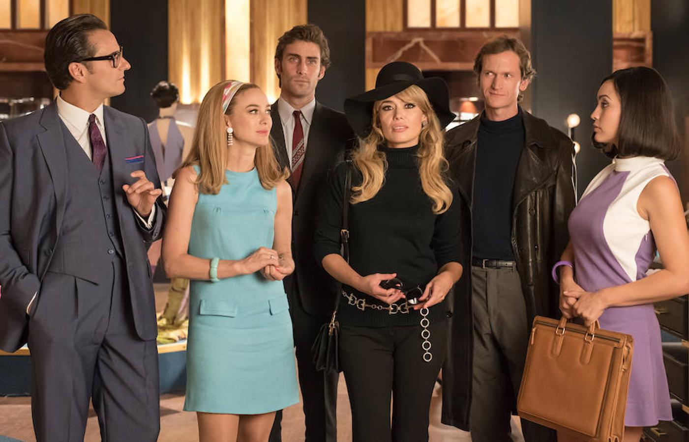 Patricia Conde junto al resto de reparto de la serie.