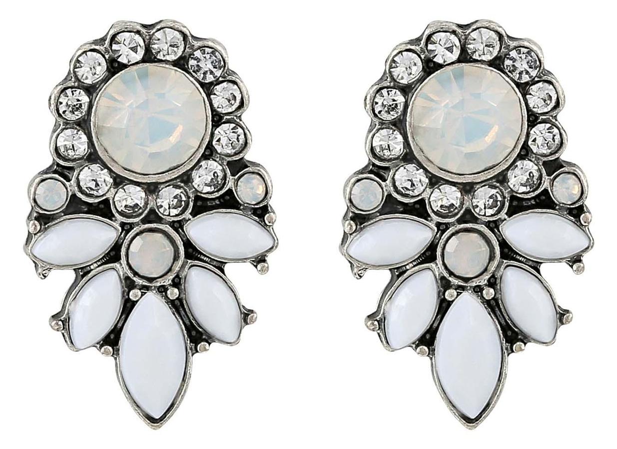 Pendientes 'Dreamy White' de Bijou Brigitte: 5,95 euros.