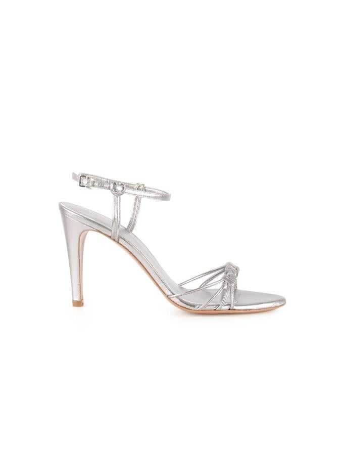 Sandalia metalizada trenzada de Intropia: 99 euros.