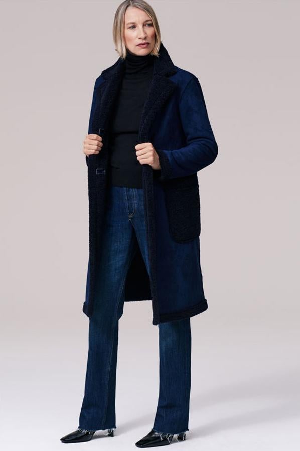 Abrigos largos, vaqueros rectos y botines de punta son las prendas básicas de 'Timeless', la nueva e impactante colección de Zara.