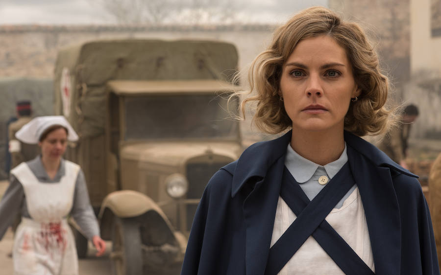 Amaia Salamanca, en una de las emotivas escenas de la serie 'Tiempos de guerra', de Bambú Producciones.