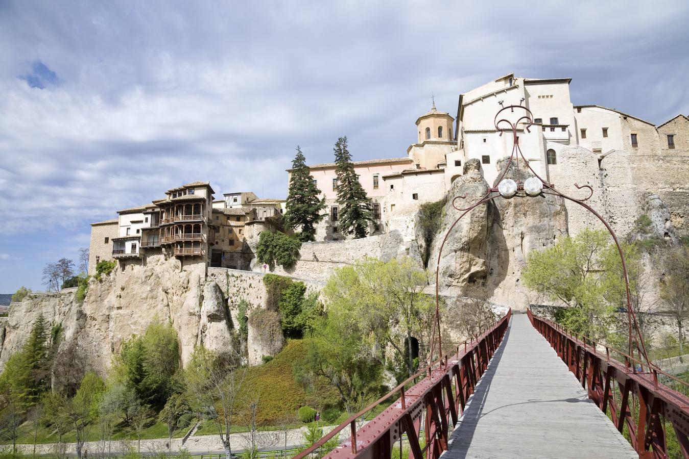 Casi con toda seguridad, desde el Mirador del Cerro del Socorro se tiene la mejor vista de la ciudad de Cuenca. Su impresionante casco histórico encaramado a la montaña es difícil de olvidar.