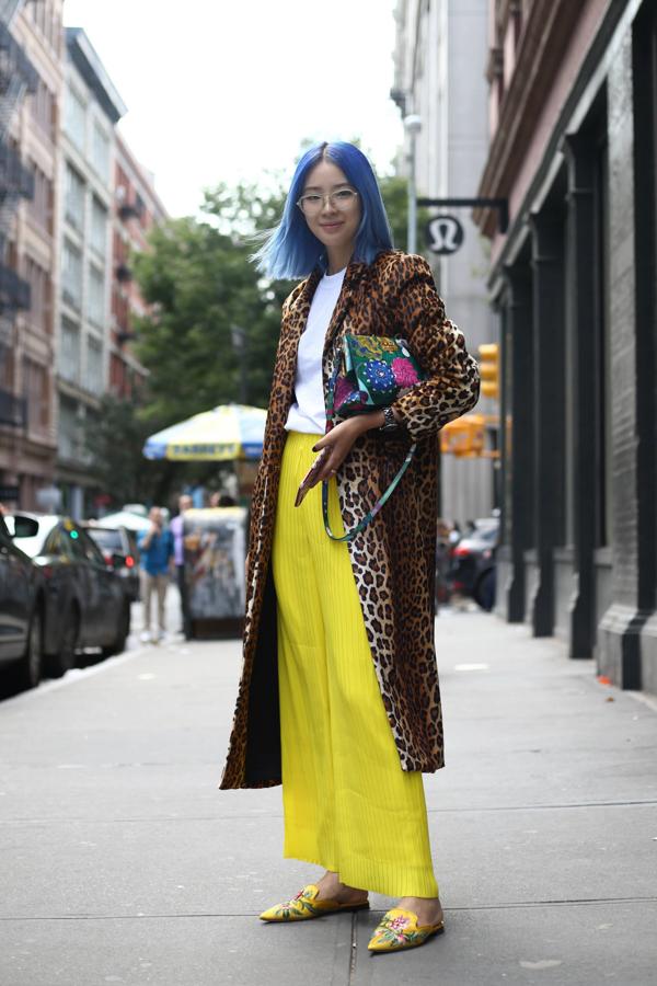 ¿Quién dijo miedo? Atrévete a llevar colores flúor y prints salvajes para un look que se convierta en el centro de todas las miradas.