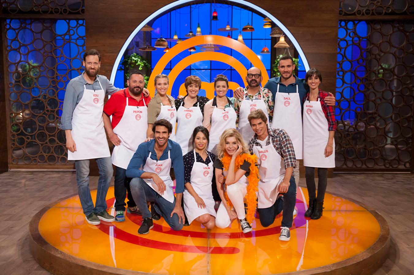 Arriba, de izquierda a derecha; Edu Soto, Pepón Nieto, Patricia Montero, Anabel Alonso, Silvia Abril, José Corbacho, Saúl Craviotto y Marina San José. Abajo, de derecha a izquierda, Carlos Baute, Bibiana Fernández, Usun Yuun y Juan Betancourt. La 1 de TVE estrena este martes 19 de septiembre (22:05 h.) una nueva edición del popular reality de cocina con Eva González de presentadora y el mismo jurado implacable formado por Samantha Vallejo Nágera, Pepe Rodríguez y Jordi Cruz.