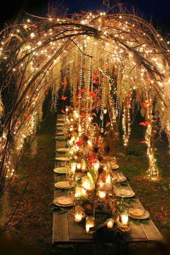Vale que en otoño es arriesgado montar un banquete al aire libre, pero queda tan bonito con este aire 'rustic chic'... (Foto: Pinterest)