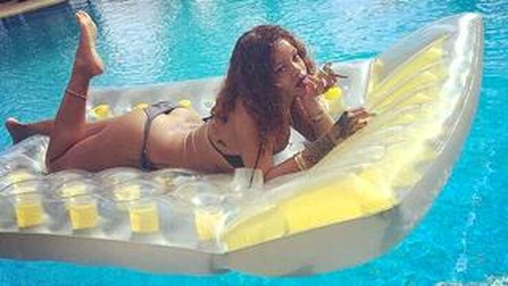 Fotos: Rihanna visita España y recordamos sus 25 fotos más sexys