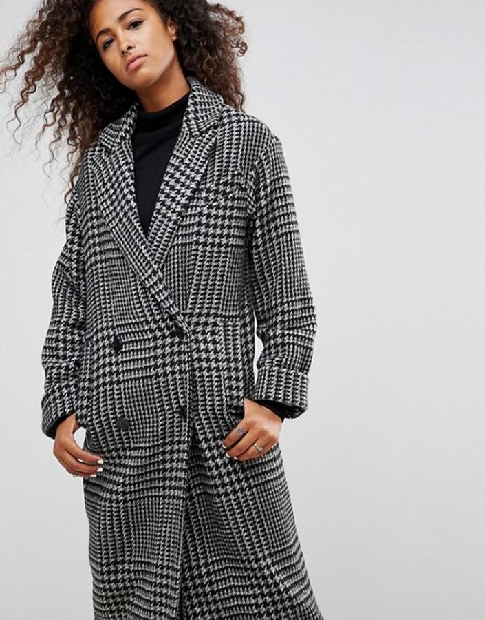 En Asos, tienes este modelo con doble botanadura por 103,99 euros.