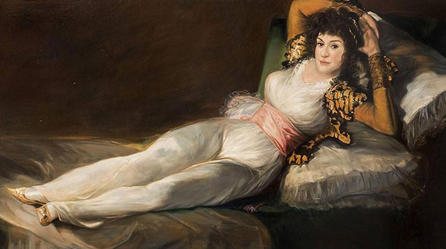 La colaboradora protagoniza la 'Maja vestida' de Goya. El dinero recaudado irá destinado a la fundación Aladina.