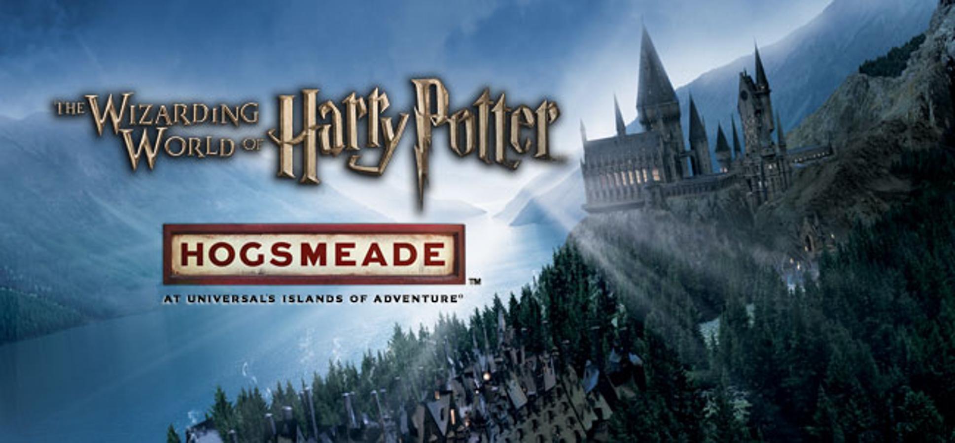 Pero la aventura de Harry Potter en Orlando no abarca exclusivamente a Universal Studios, sino que Isles of Adventure, el otro parque de atracciones propiedad de Universal pone a tu disposición The Wizarding World of Harry Potter – Hogsmeade. Situada a los pies del castillo de Hogwarts se encuentra la mágica aldea de Hogsmeade, donde podrás volar sobre la cabaña de Hagrid en Flight of the Hippogriff y comprar algunos dulces en Honeydukes. Después, descubre los misterios de Hogwarts mientras das un paseo por las aulas y los pasillos. La joya de la corona es la atracción Harry Potter and the Forbidden Journey, situada en el interior del castillo. El precio de la entrada por adulto es de 110 dólares. La entrada infantil cuesta 105 dólares.(Texto: Tania Calahorra)