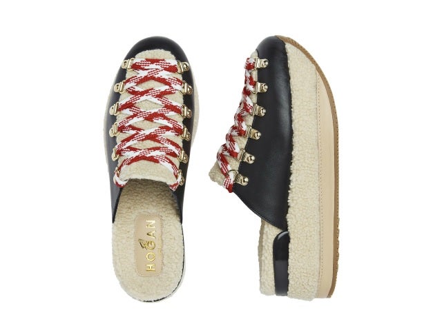 La marca italiana de calzado ya tiene pop up store en Barcelona. Está en El Corte Inglés de Diagonal y, en su espacio, los clientes no solo disfrutarán de la experiencia de compra, sino que descubrirán el estilo de vida contemporáneo que propone la firma. www.hogan.com.