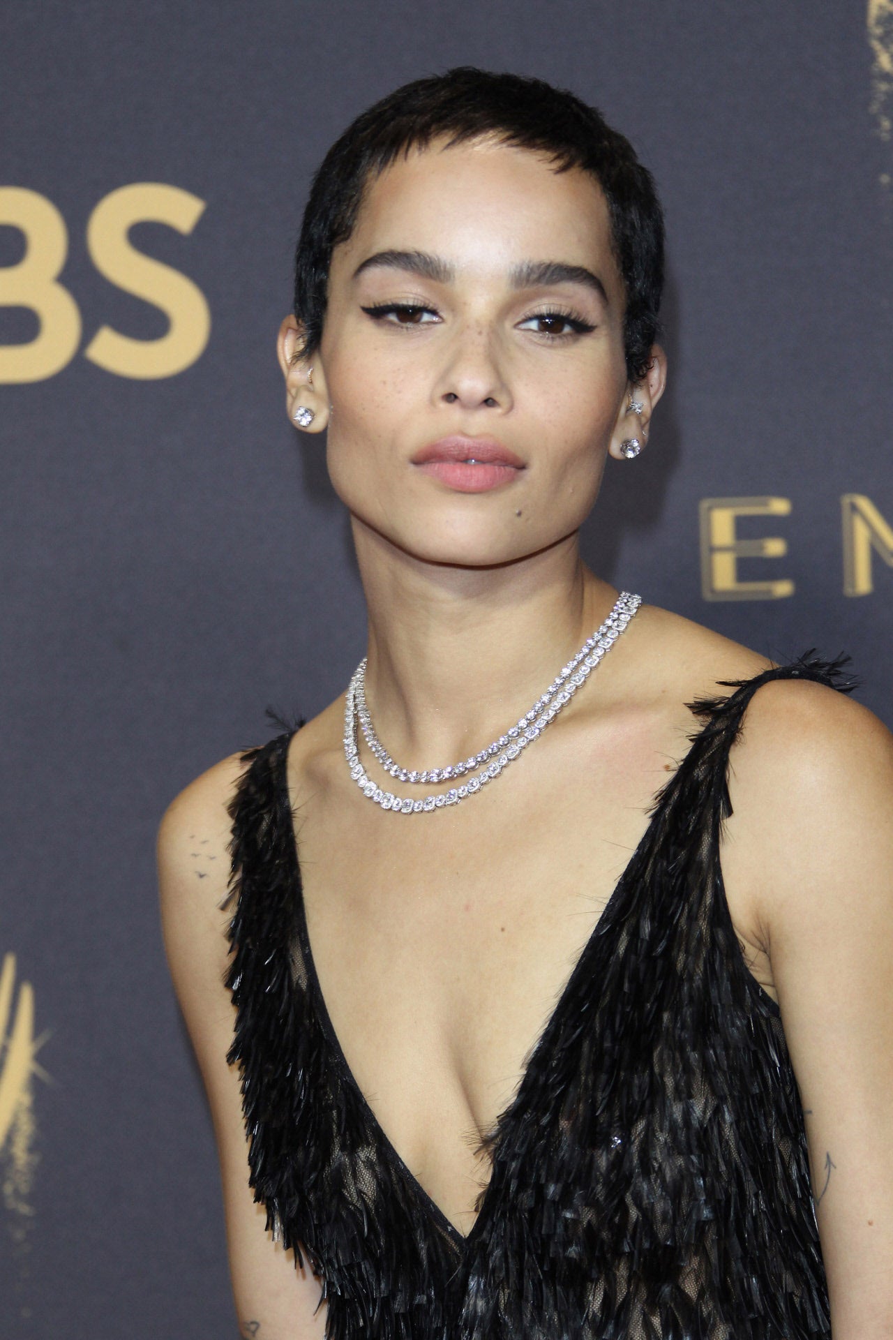El pelo corto a lo chico (boyish) es otra de las tendencias para este otoño. Zoe Kravitz se ha atrevido con él.