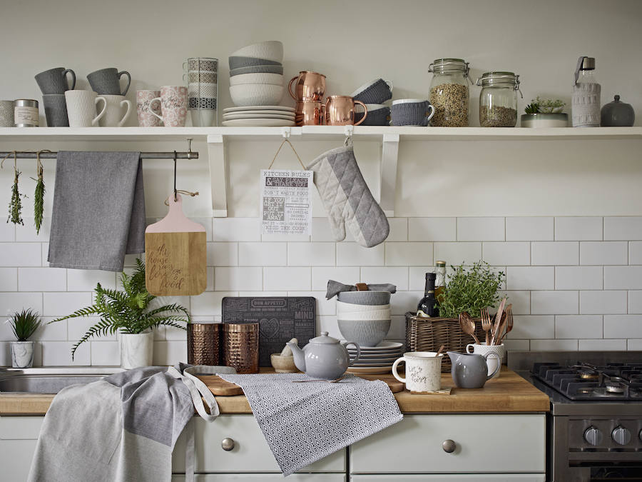 El Hygge también llega a la cocina de la mano de Primark con una colección que invita a la reunión.