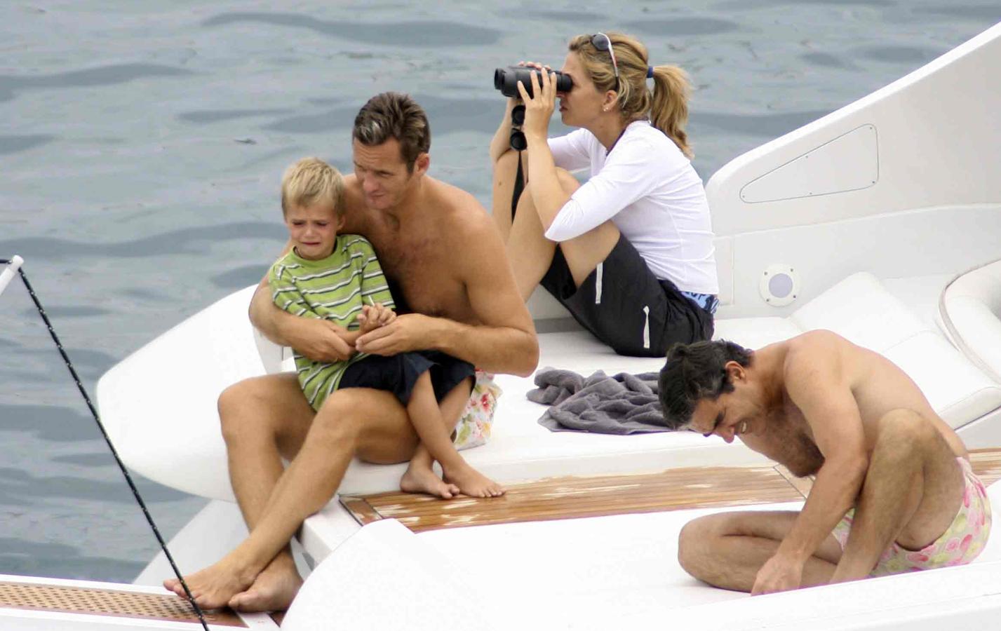 A lo largo de estos años ha sido habitual verles salir a navegar, una actividad que suelen practicar dentro de la familia de Cristina de Borbón.