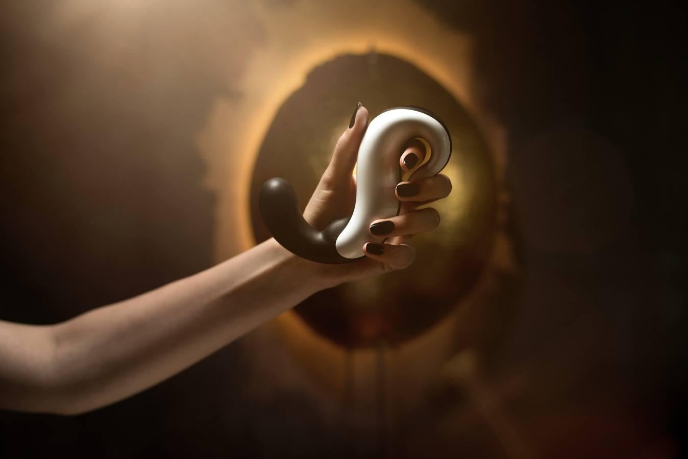 Con sus enloquecedoras curvas dicen que es el Rolls Royce de los vibradores de Fun Factory. Con un manejo intuitivo a través de su Royal Curl y con intensidades de vibración ajustables. Precio orientativo: 99,90 euros.