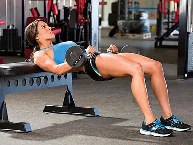 El puente de glúteos con barra, un ejercicio espectacular para tener un culo duro.