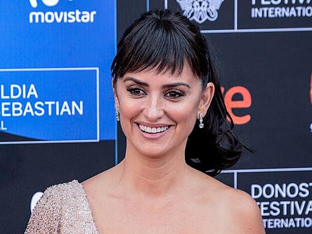 Penélope Cruz con flequillo postizo en el Festival de cine de San Sebastián 2017.