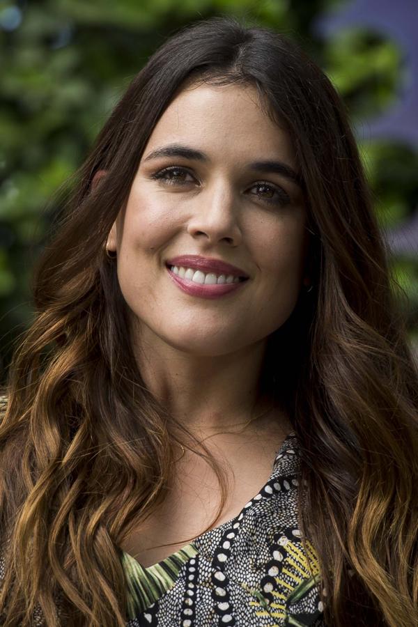 La actriz española Adriana Ugarte tiene una de las sonrisas más bonitas de nuestro país.