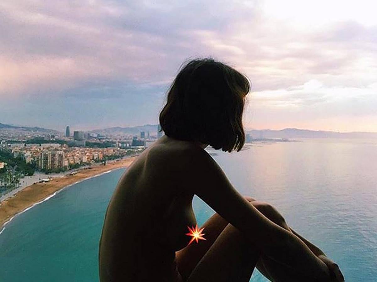 El artífice de esta foto es Chino Darín. Se la hizo durante un viaje a Barcelona. El texto que la acompaña cuando la actriz la publicó era: “aquí en tetis y flipándolo heavy con las vistazas”.