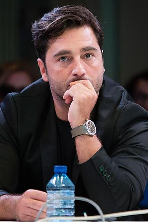 Bustamante insiste en que solo la ha visto una vez en su vida y fue en un acto público.