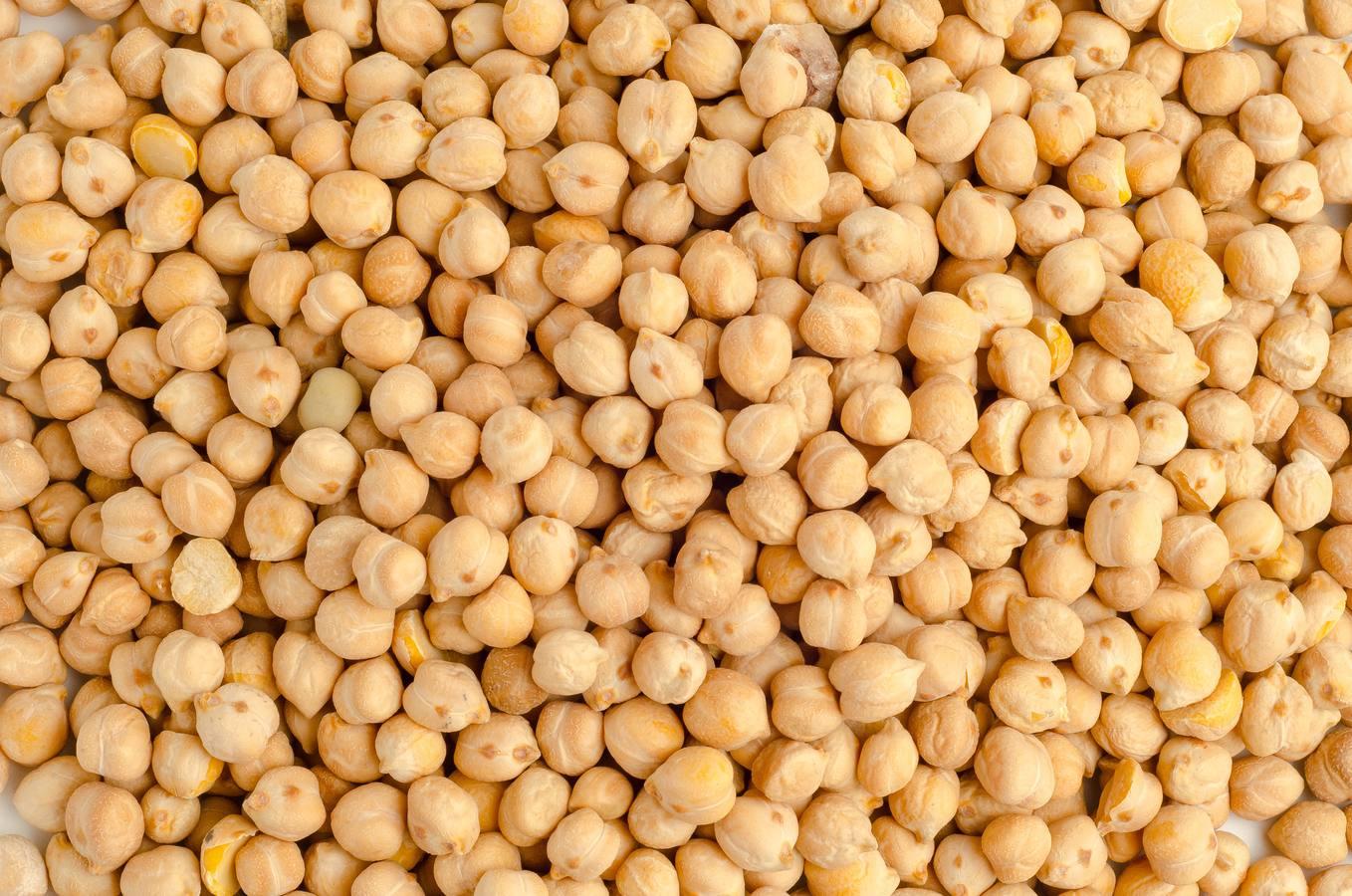 Los garbanzos contienen 0,1 gramos de ácido alfa-linolénico, un tipo de omega 3, por cada 100 gramos