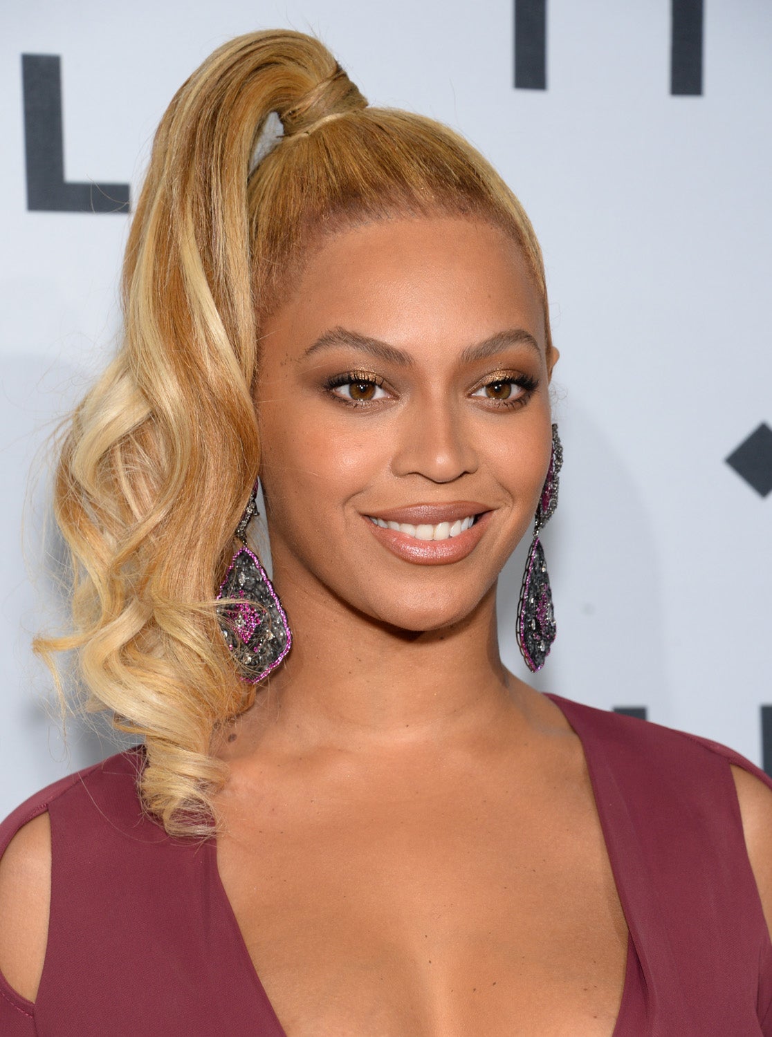 A pesar de su tono tostado de piel, Beyoncé también se atreve con el rubio... y no le queda nada mal.