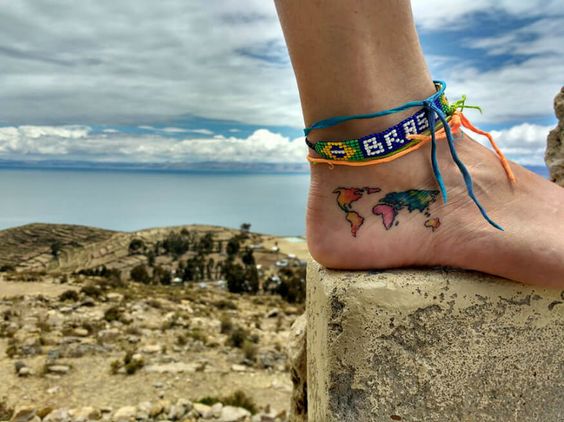 Este mapa mundi coloreado nos encanta. ¡Cuánta personalidad!