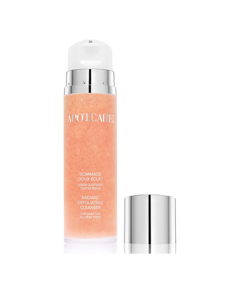 Es una limpiadora con un efecto exfoliante tan suave que puede hacerse a diario. Pule la piel para que luzca uniforme y suave. Incorpora micro esferas de bambú son biodegradables, lo que lo convierte en un producto más natural y cuidadoso con el medio ambiente. (39€)