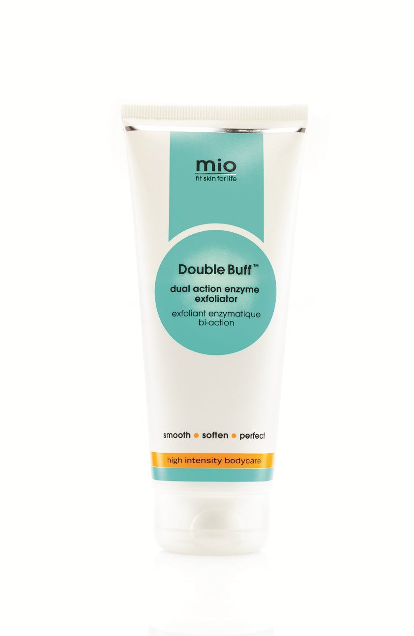 Es un exfoliante corporal de doble acción que regenera y rejuvenece. Su efecto se traduce en una piel suave, hidratada, luminosa y con un tono uniforme. (30€, en luxuriousgoods.es)