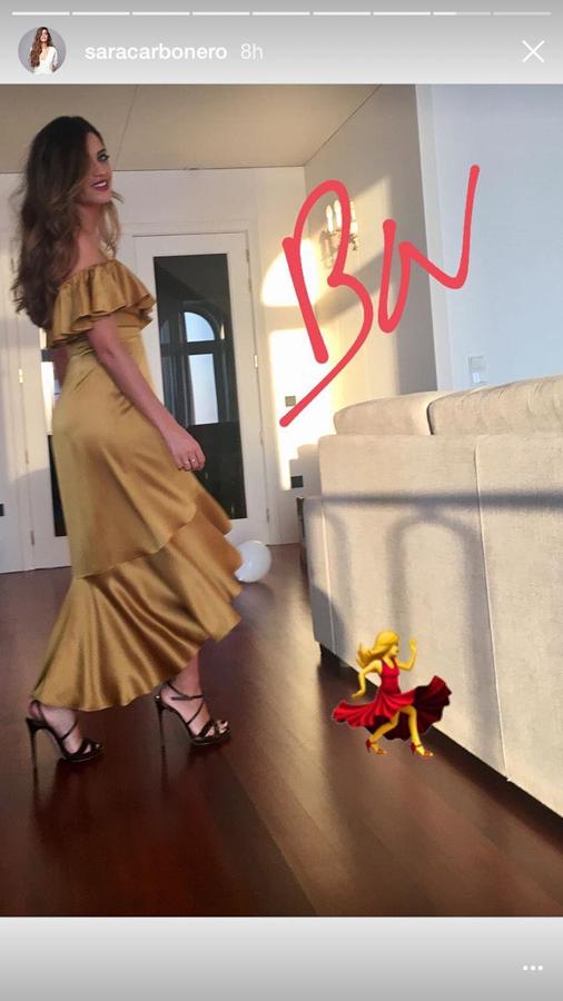 Hasta que no acabó la noche, la periodista no reveló en las redes sociales todo su look. Eso sí, desde la tarde se encargó de ir dando algunos detalles del modelito a través de sus redes sociales a modo de píldoras fashionistas (e informativas, claro)