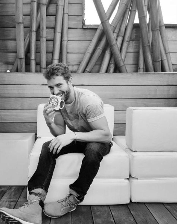 Cuando me pongo a reflexionar me dio cuenta de que tengo la suerte de saber quién me quiere y no me quiere y de saber que existe un lugar donde puedo volver si me hieren.