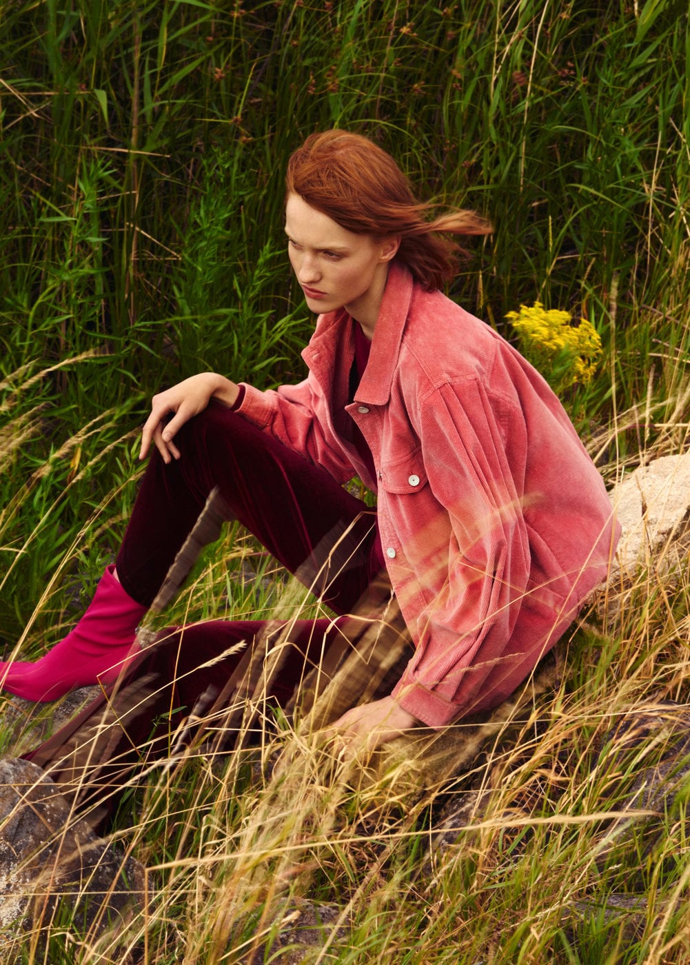 Cazadora de pana color fresa de Mango. Precio: 49,99 euros.