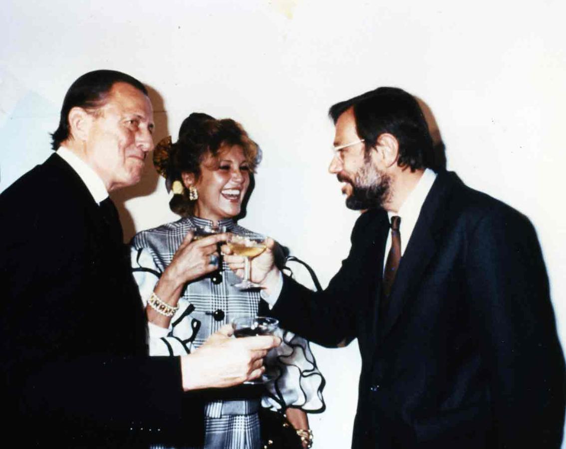 Tita Cervera y el barón Thyssen brindando con Javier Solana.