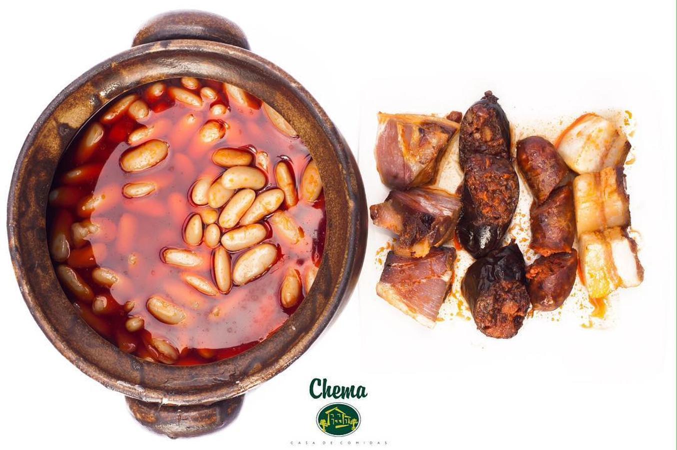 Con sus fabes al punto, su contundente caldo y su acompañamiento, debería ser patrimonio de la humanidad. ¿Dónde? En Casa Chema (Calle Arquera, 184, Las Caldas).