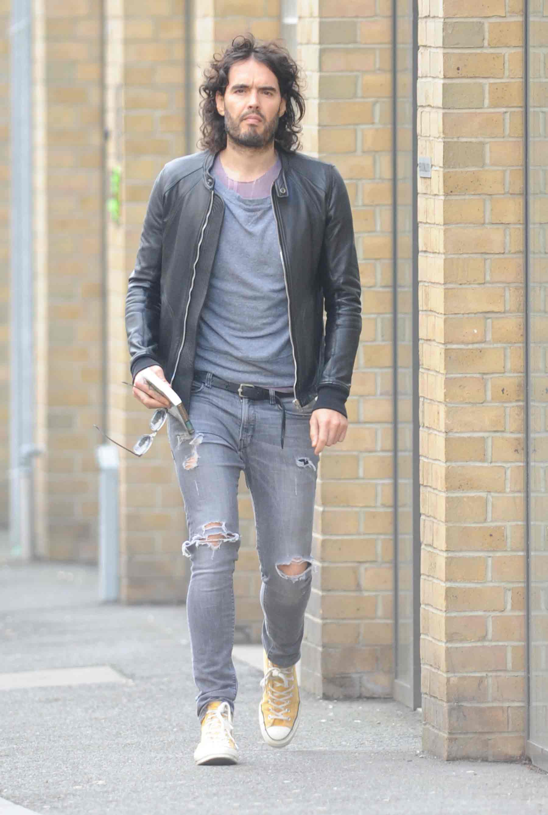 Russell entró en 2005 en un centro médico para tratar su adicción al sexo.